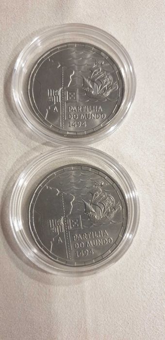2 moedas Comemorativas "partilha do Mundo 1494"