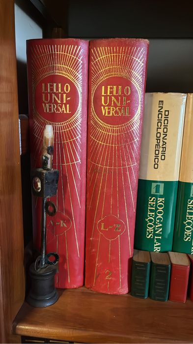 Varias enciclopedias e colecoes de cultura