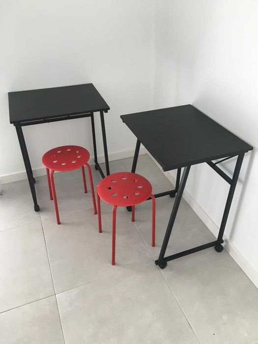 Secretárias Pretas (marca Kasa - Continente) - 60x48 cm - c/ Rodas.