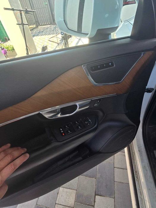 VOLVO XC90 2017