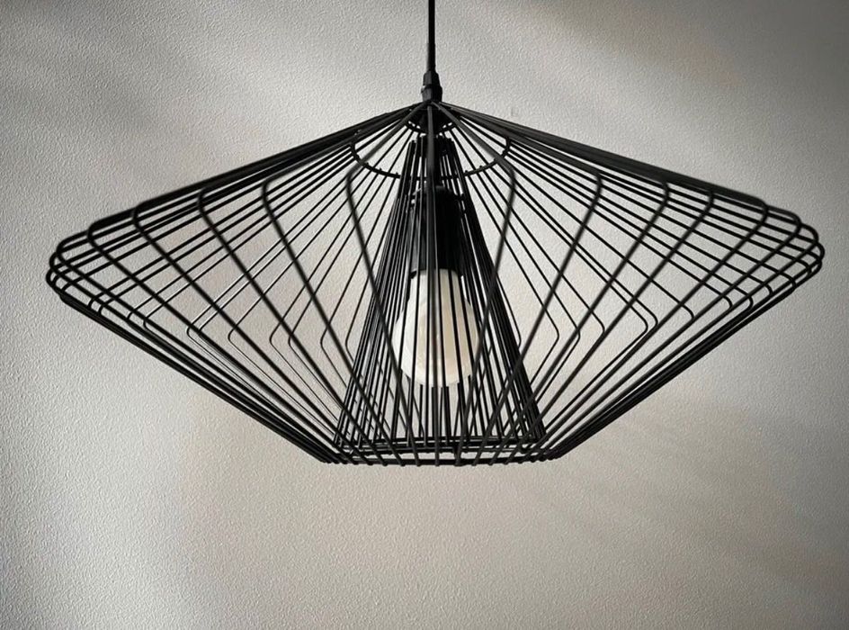 Czarna lampa wisząca loftowa