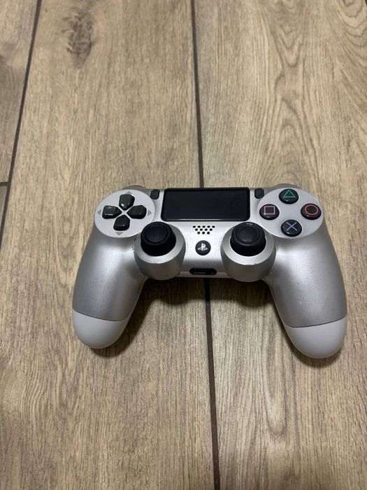 Оригінальні джойстики до Playstation 4