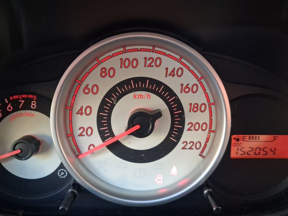 Mazda 2  1.4 benz 2008 rok