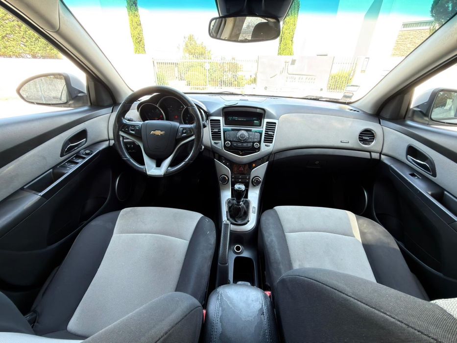 Chevrolet Cruze 1.6  LS 2010