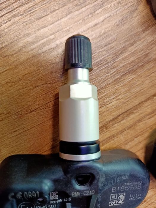 Czujniki cisnienia w kołach TPMS oryginał TOYOTA PMV-C210
