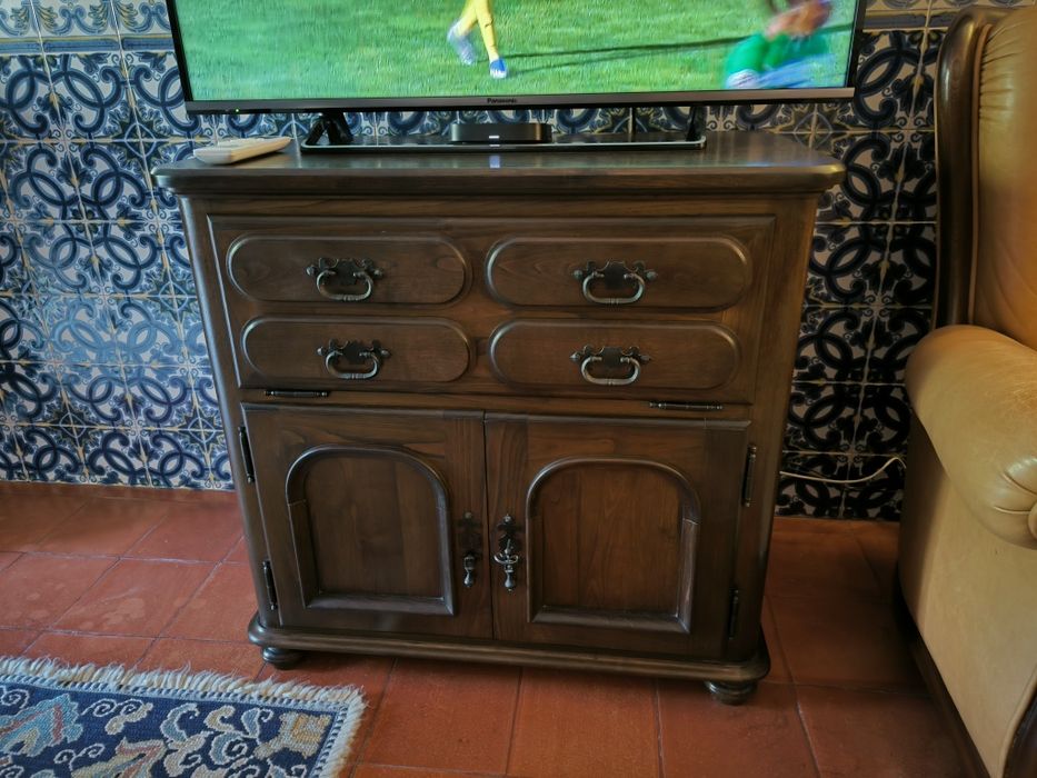 Móvel para TV Garrafeira Estante