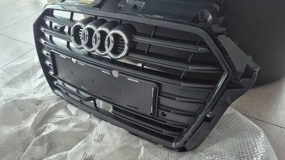 Решітка радіатора AUDI A3 S3