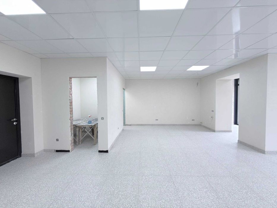 Оренда приміщення з новим ремонтом. 52м2. Левада.