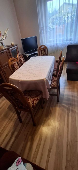 Meble z pokoju dziennego i sypialni