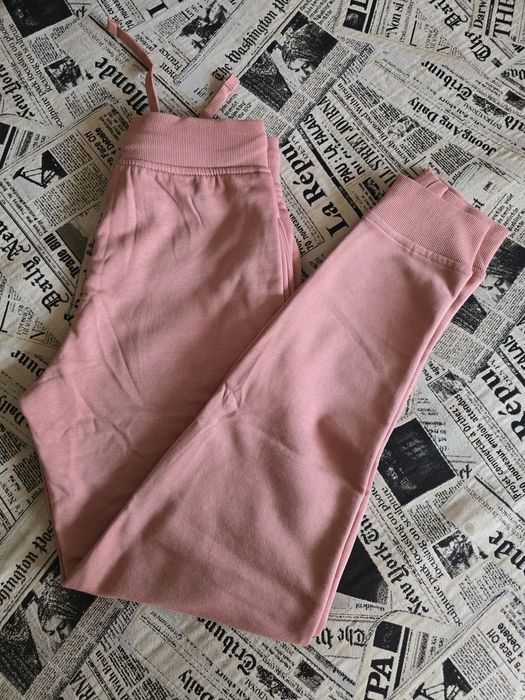 Pink Sweatpants447124246470348800