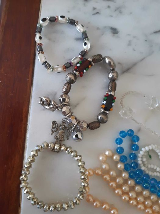 Bijuteria vintage, 11 colares+3 pulseiras+bolsa, nunca usados
