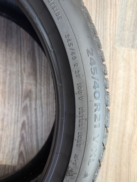 Шини  Continental 245/40/R21