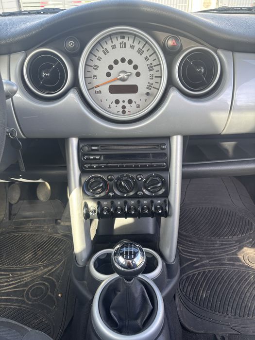 Mini one 1.6 benzyna