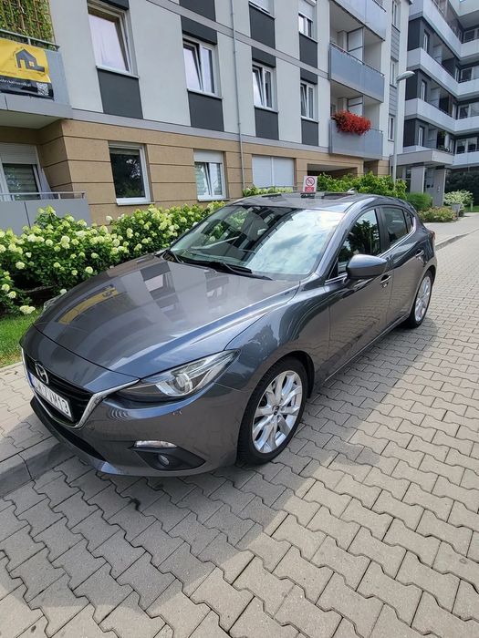 Mazda 3 Sprzedam Mazda 3, 2016, 2448 cm3, 138 KW. Uszkodzenie parkingowe