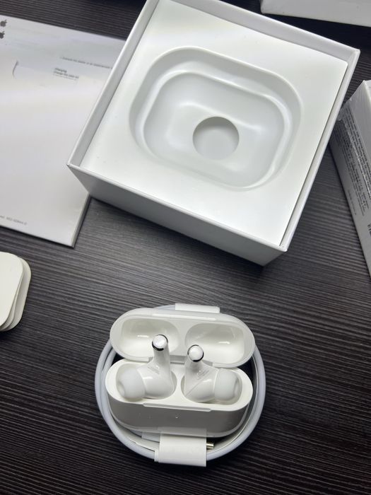 Airpods pro 2.