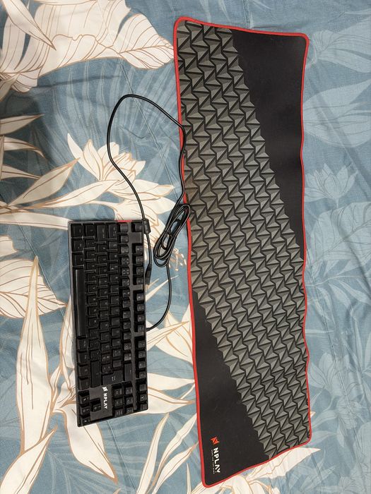 Teclado mecanico Nplay rgb e tapete de rato