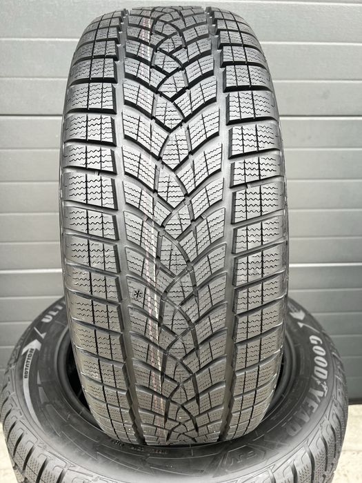 Зимові шини 235/55/18 104H SUV GoodYear  UltraGrip Performance GEN1 2024 Germany