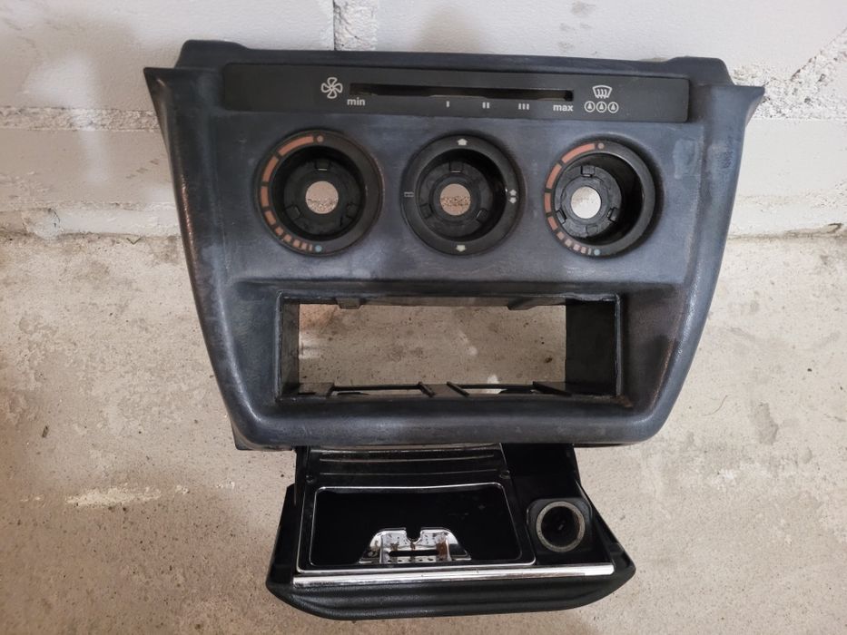 Konsola środkowa Mercedes W201
