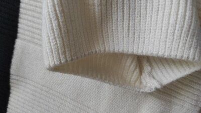 Теплий модний светр рукава кльош 42р