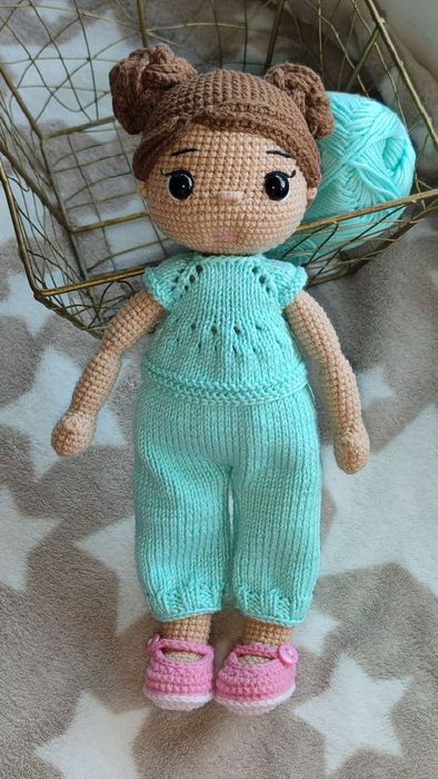 Лялька амігурумі