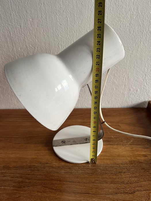 Biala stara metalowa lampka stolowa biurkowa Vintage Loft PRL