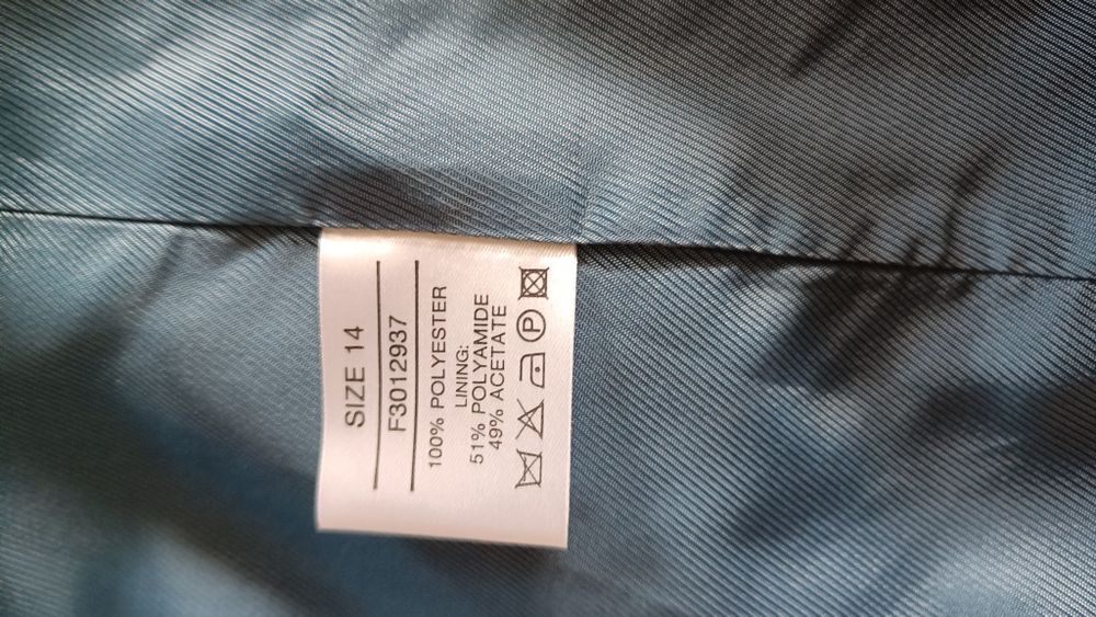 Żakiet z ażurowym motywem