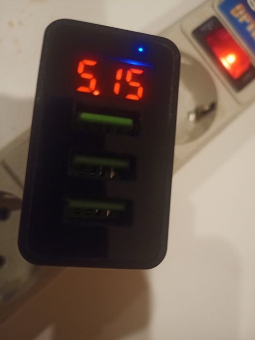 Блок живлення SLS-B05. 5V-3.1A.