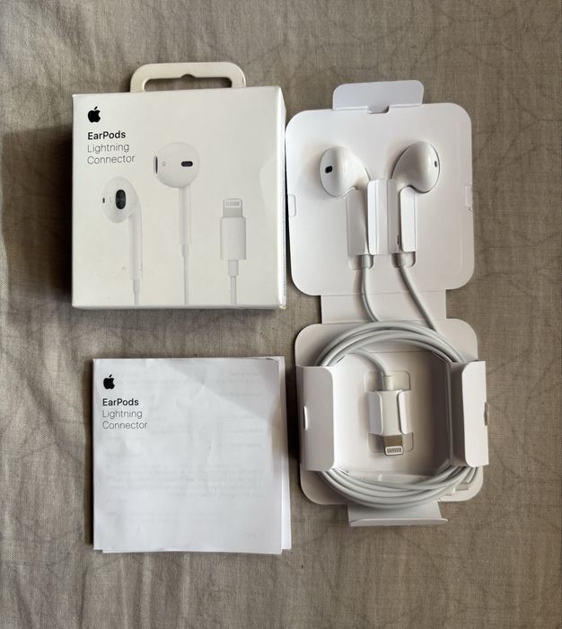 Оригінальні навушники Apple EarPods з Lightning, проводні з мікрофоном  Б/У