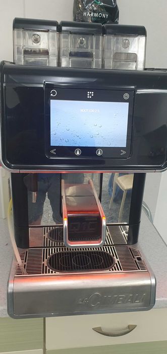 Кофеварка LaCimbali Q10.