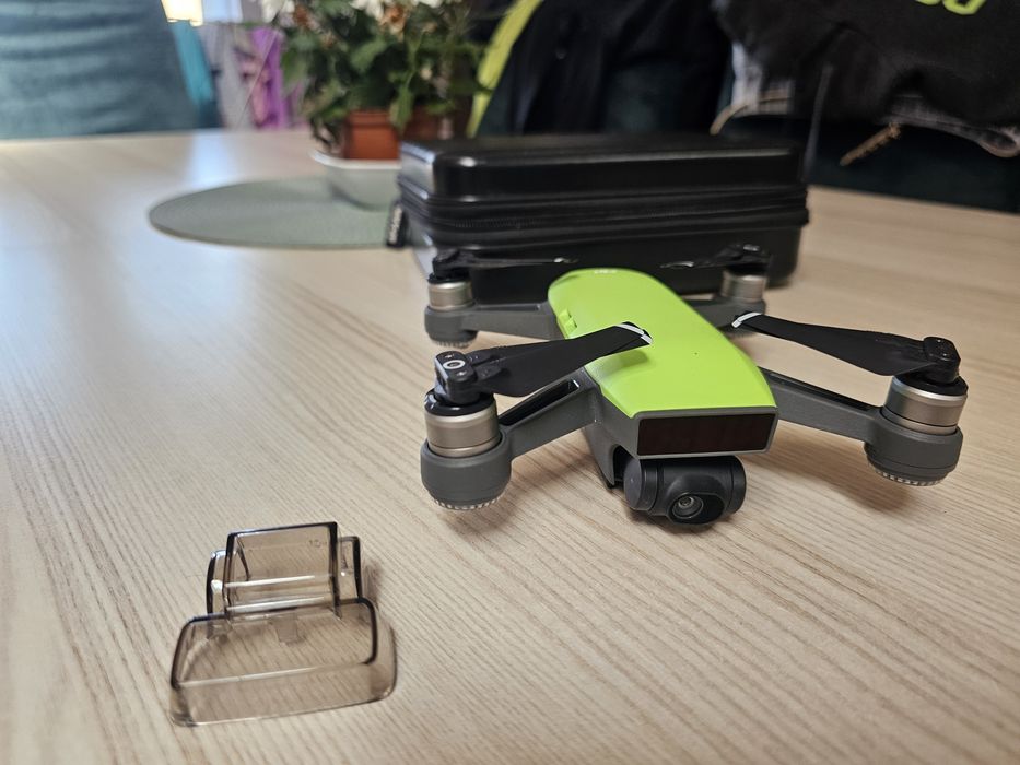 Dron dji spark .