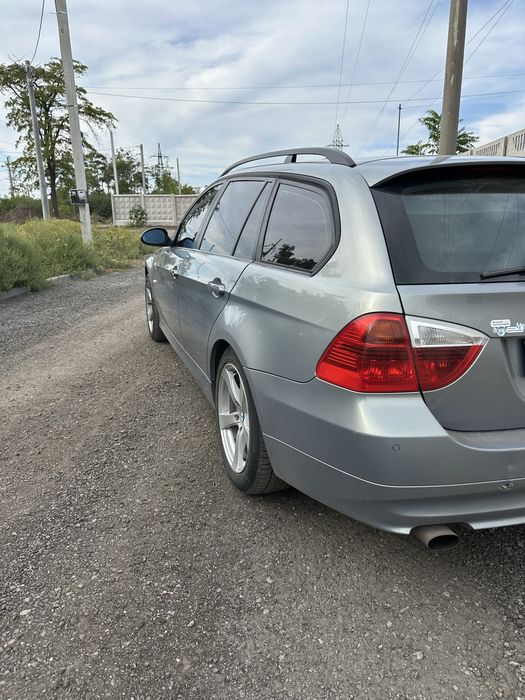 Продам BMW E91 320i