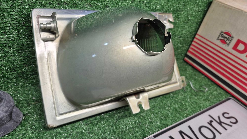 Otica Farol Esquerdo Nissan Micra K10 de 1983 a 1988 Ref. 10880.0902 NOVO DENJI