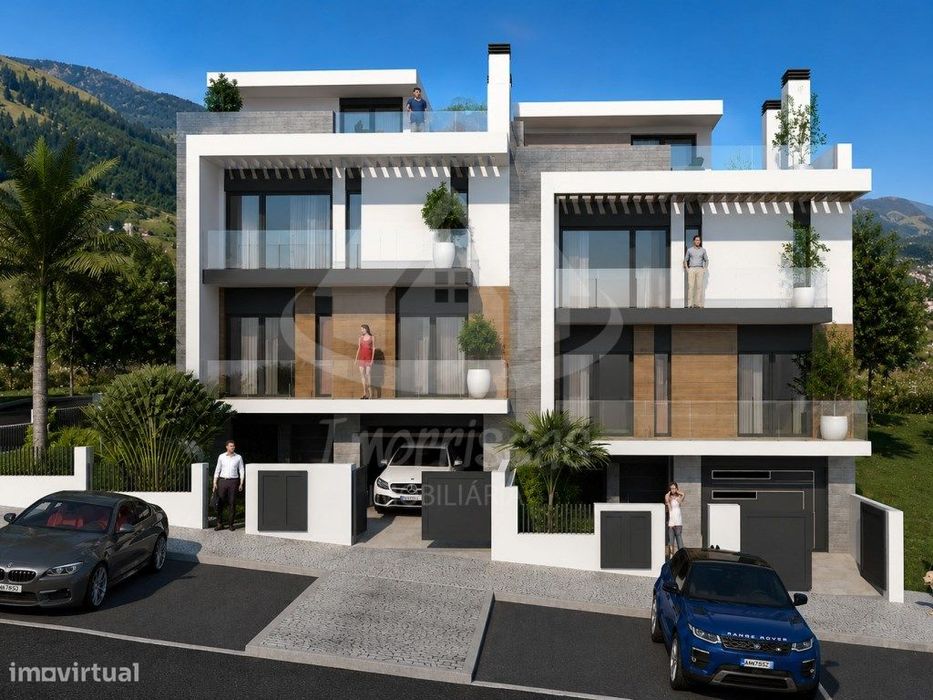 Moradia T3+1 com garagem e rooftop nos Terraços du Moulin, Vialonga