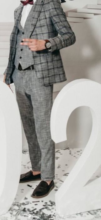 Продам  костюм  трійка чоловічий