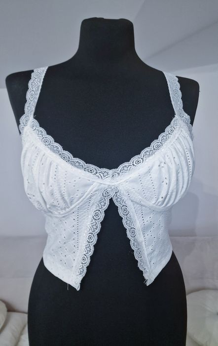 Crop top bialy"Shein".