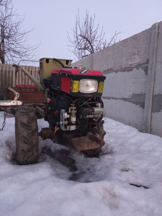 Продам мотоблок на повному ходу