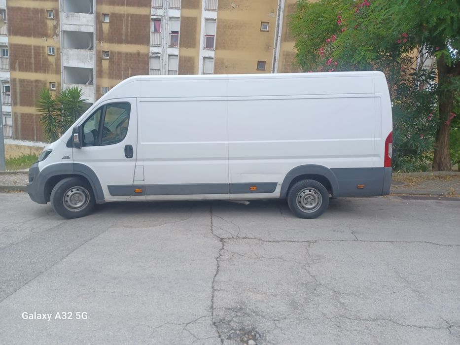 Recolha de entulho móveis madeiras máquinas frigoríficos e sucata