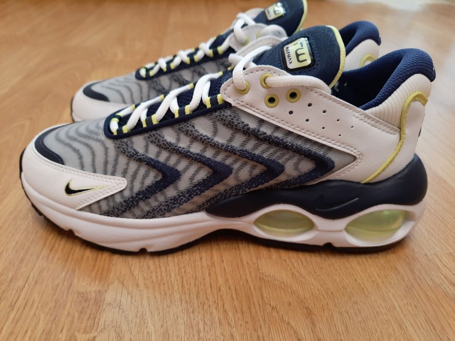 Оригінальні чоловічі кросівки Nike Air Max TW (DQ3984-101)