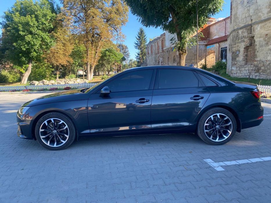 Авто Audi A4 2018