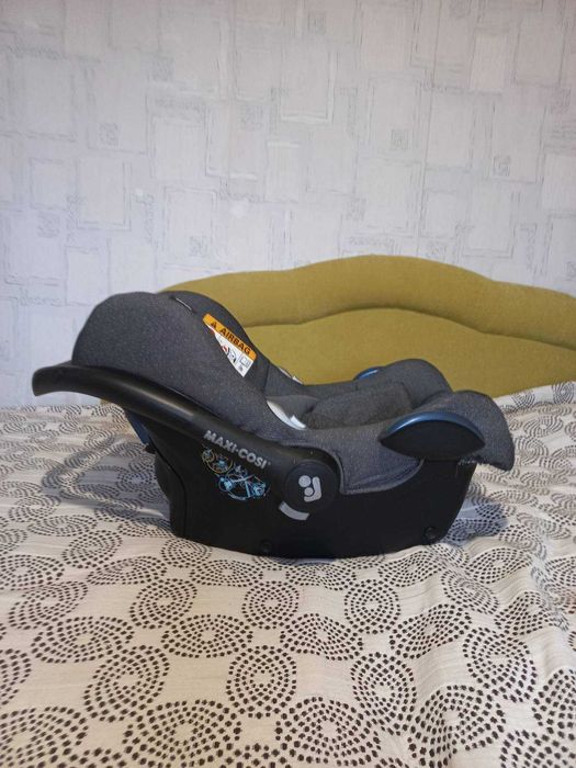 Продам дитяче автокрісло Maxi-Cosi