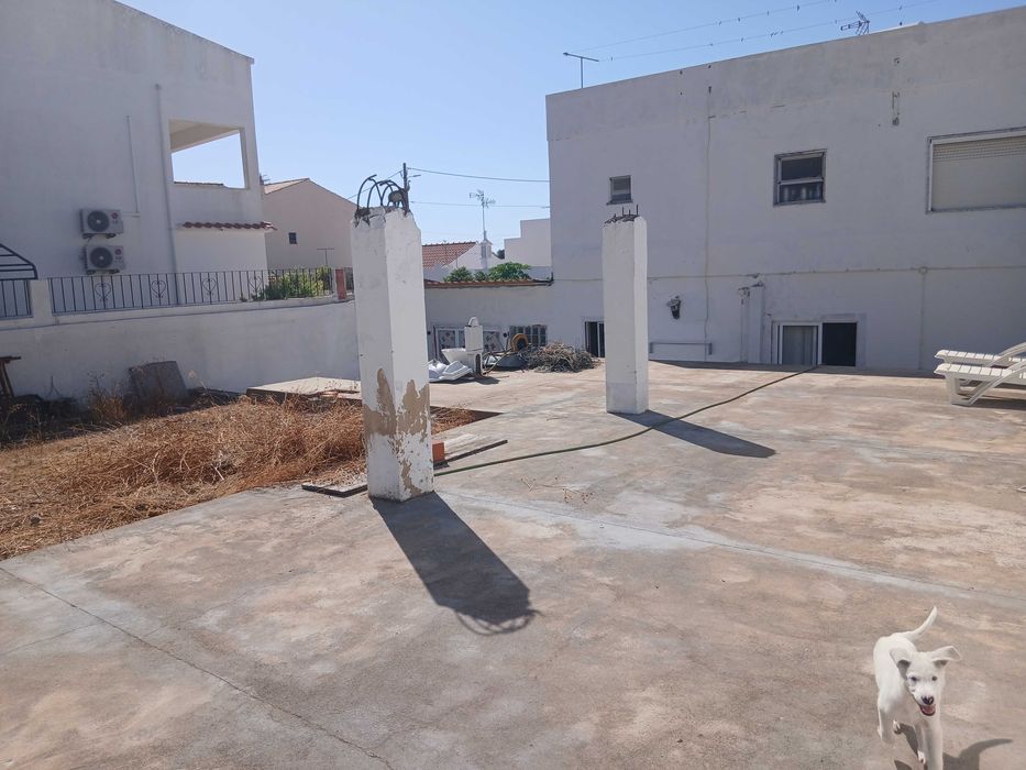 Espaço Comercial para Aluguer — 410 m² | 2 Ruas | Grande Potencial