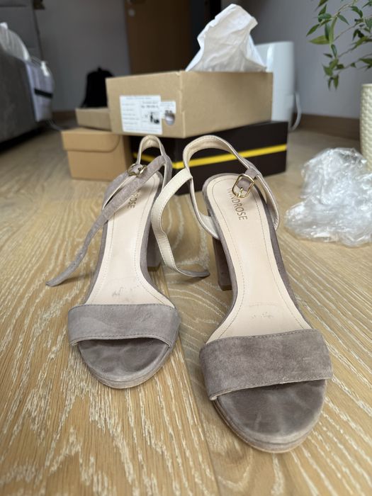 Босоніжки Wind Rose, бежевий замш, 38 розмір