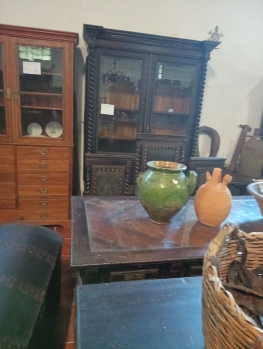 Recheio de loja de antiguidades