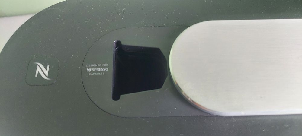 Капсульная кофемашина De'Longhi Nespresso и