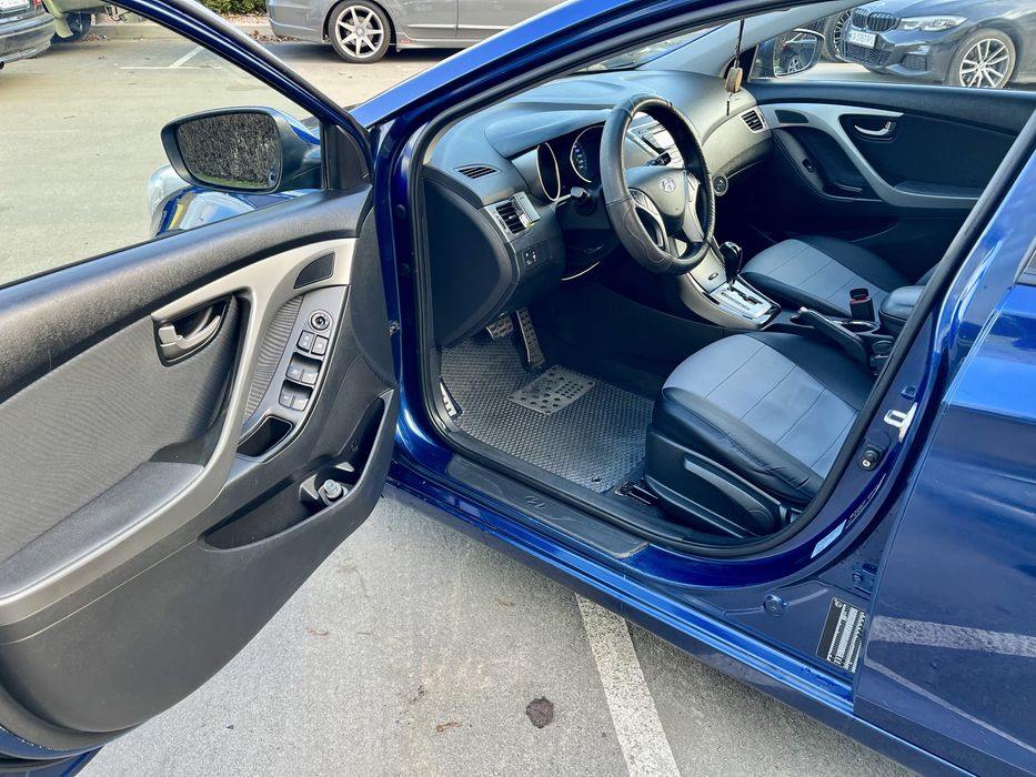 Хюндай Елантра 2011 рік, 1.8 Hyundai Elantra