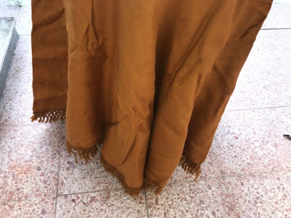 Camilha + toalha dourada para a medida