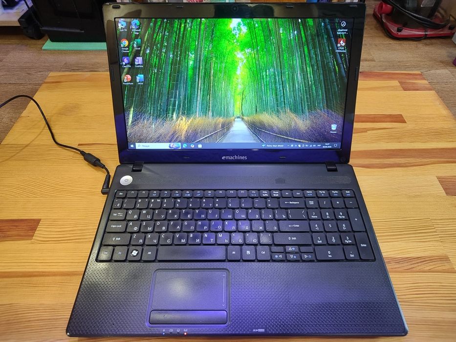 Продам ноутбук Acer Emachines E732Z