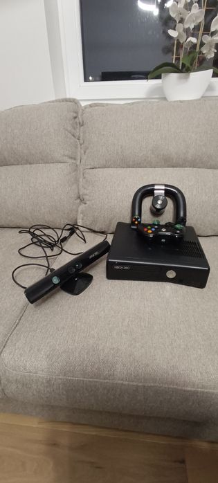 Sprzedam Xbox 360 + dodatki