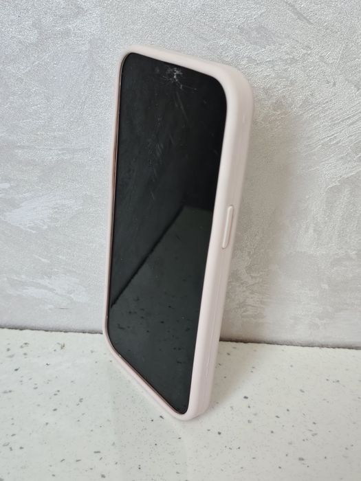 IPhone 13 128gb тріщина на склі ,екран працює добре