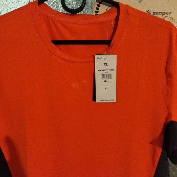 T-shirt sportowy